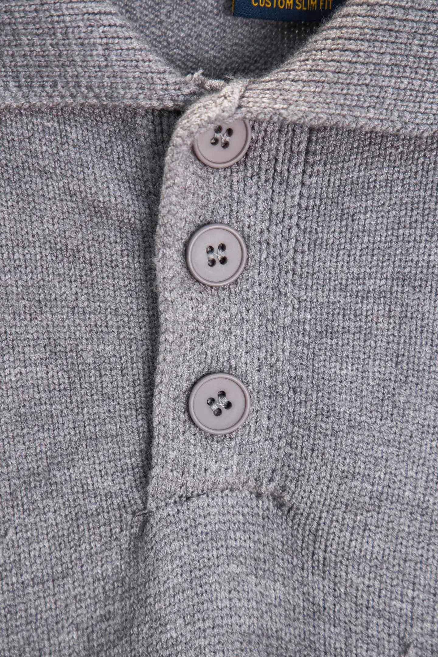 P230 Style number: Y258 Ralph Lauren POLO twist button open-chest sweater is a limited edition every year. There won’t be many styles in the store! Ralph Lauren men's half-button sweater. The shape is really nice. It can be worn alone or as a coat. It can be worn outside the inner layer. It is versatile and looks good. Tag, hanging grain, washable, packaging bag, full set of accessories. The appearance is quite high. The workmanship is super exquisite. Color: navy, gray, apricot, navy. Size: S M L XL
